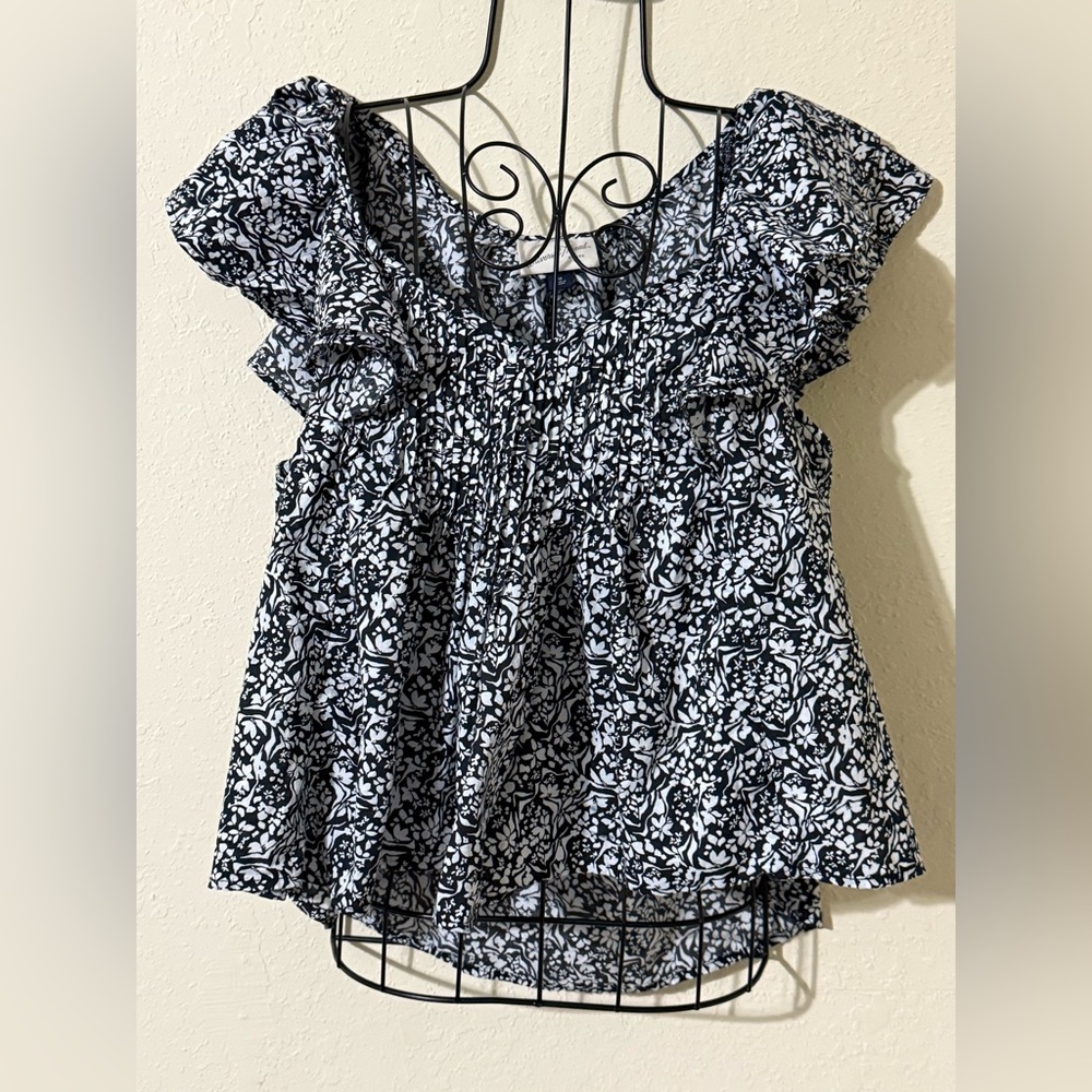 Universal Thread Black and White Flutter Sleeve Smocked Blouse